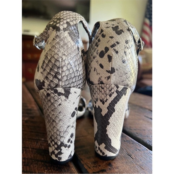 Madden Girls snake skin print women’s block heel size 7 - Picture 4 of 12